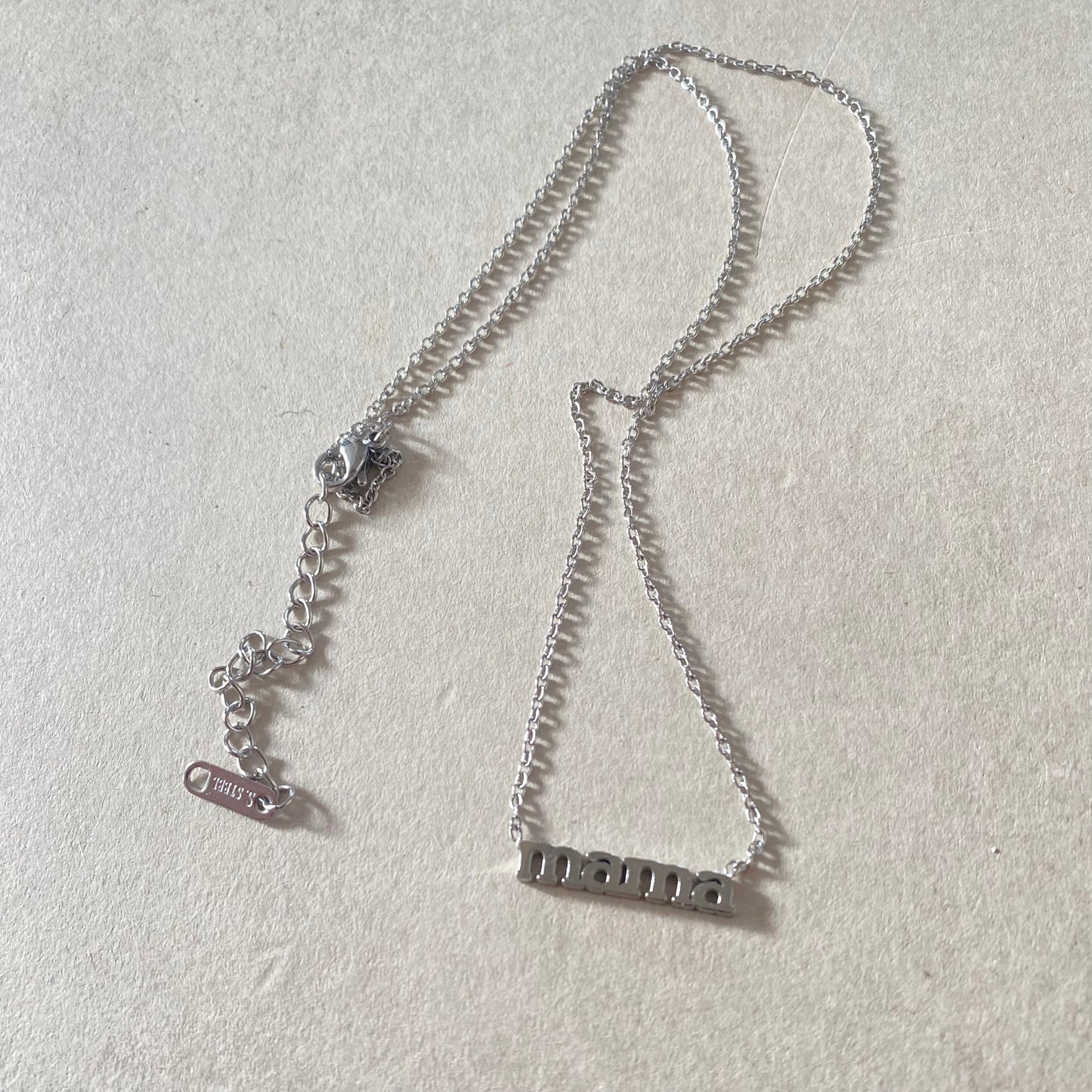 MAMA NECKLACE