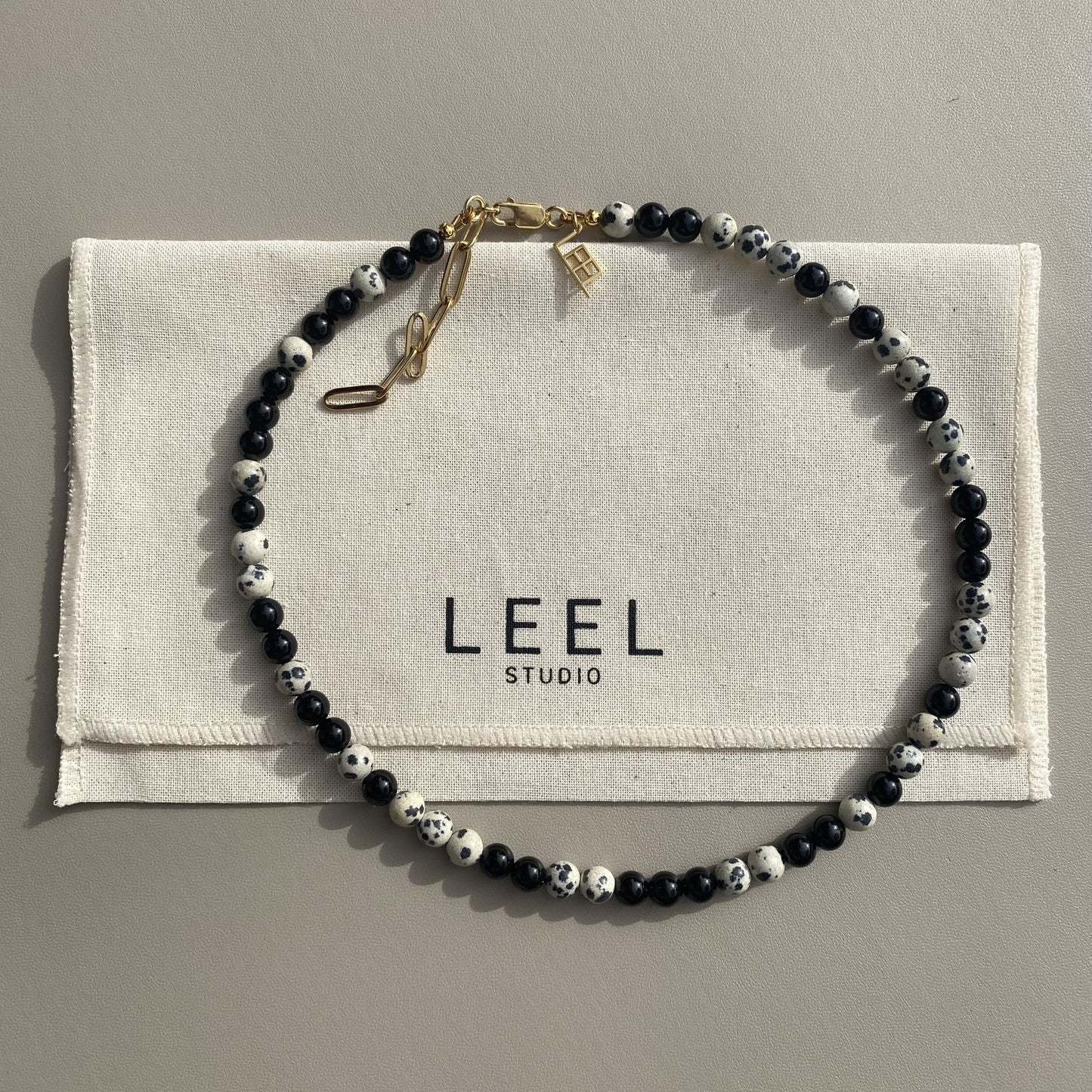 MINI ONYX & DALMATINER JASPIS NECKLACE für Stärke, Balance & Vertrauen