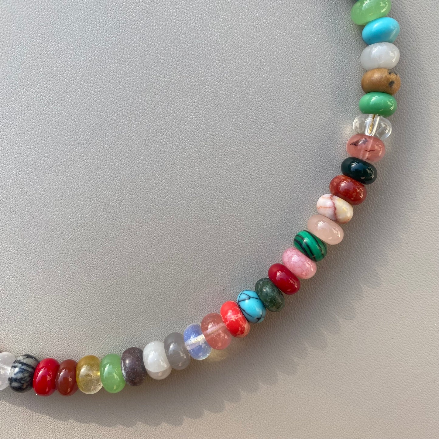 MIXED GEMSTONES – NECKLACE für Sommer & Leichtigkeit