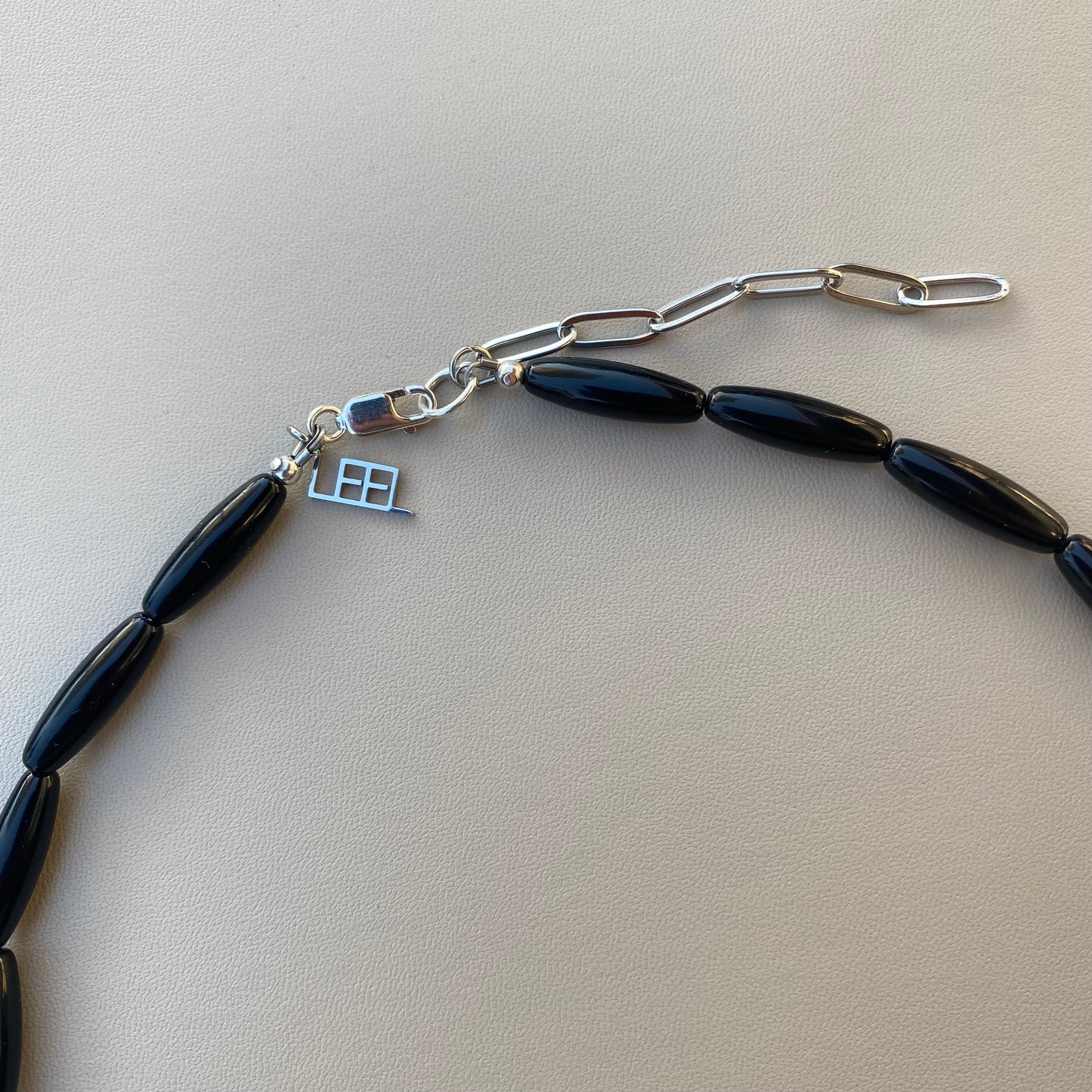 ONI SPIN NECKLACE für Stärke & Fokus