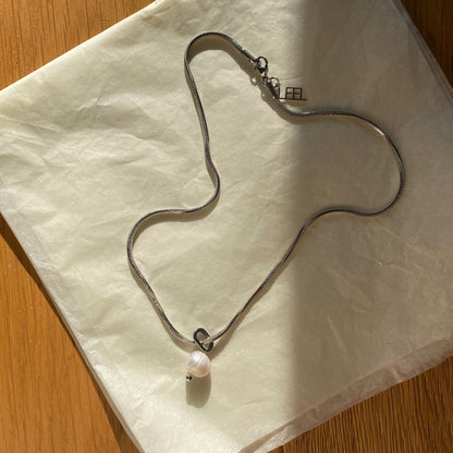 DAILY PEARL NECKLACE