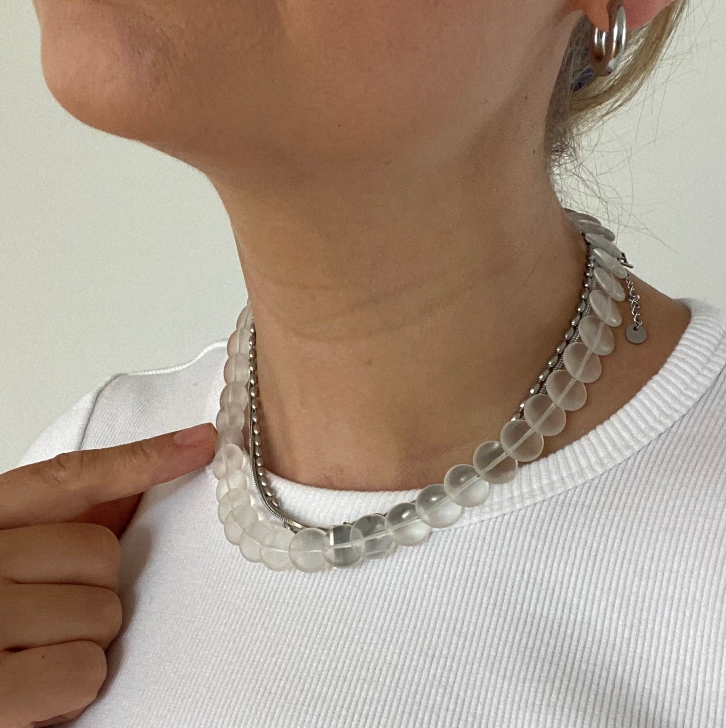 MILKY CRISTAL DISC NECKLACE für  Klarheit & sanfte Ruhe