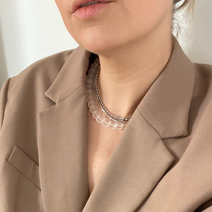 MILKY CRISTAL DISC NECKLACE für  Klarheit & sanfte Ruhe