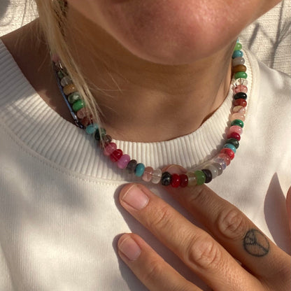 MIXED GEMSTONES – NECKLACE für Sommer & Leichtigkeit