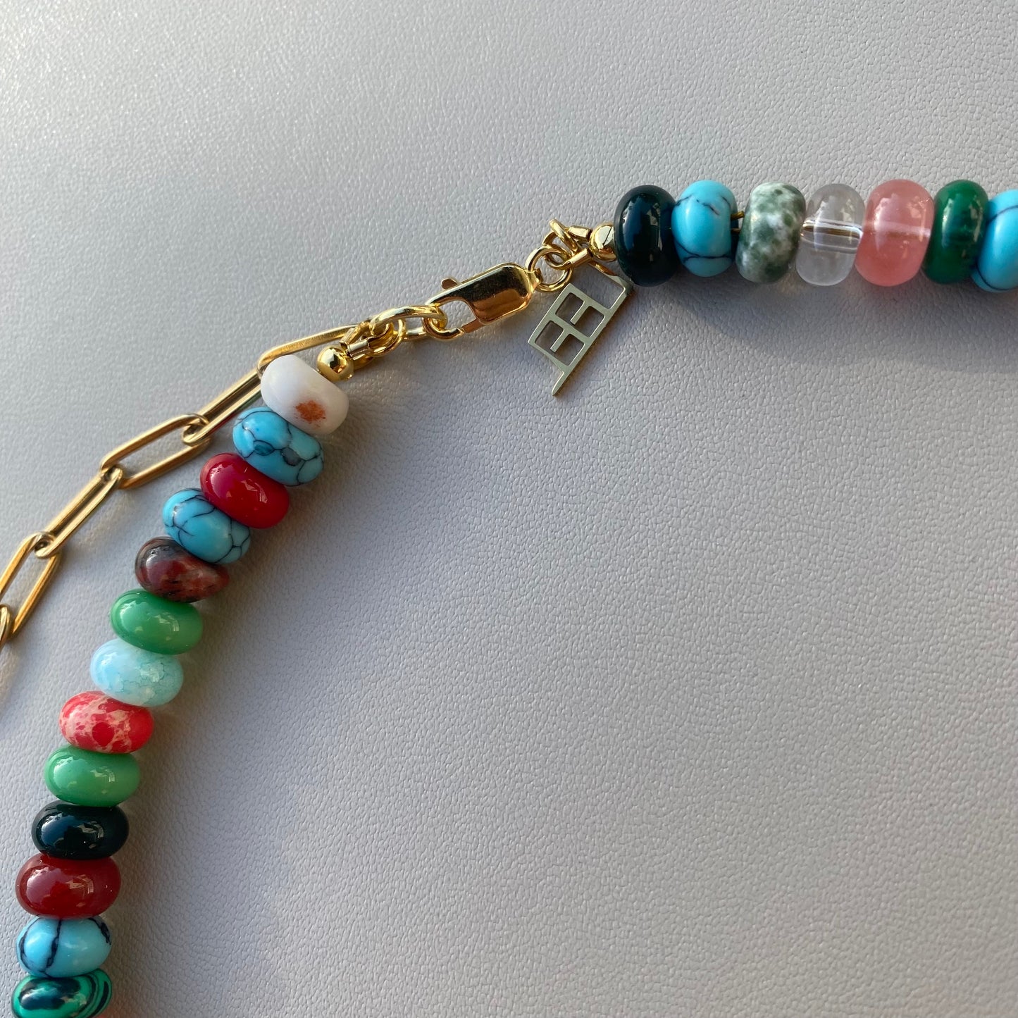 MIXED GEMSTONES – NECKLACE für Sommer & Leichtigkeit