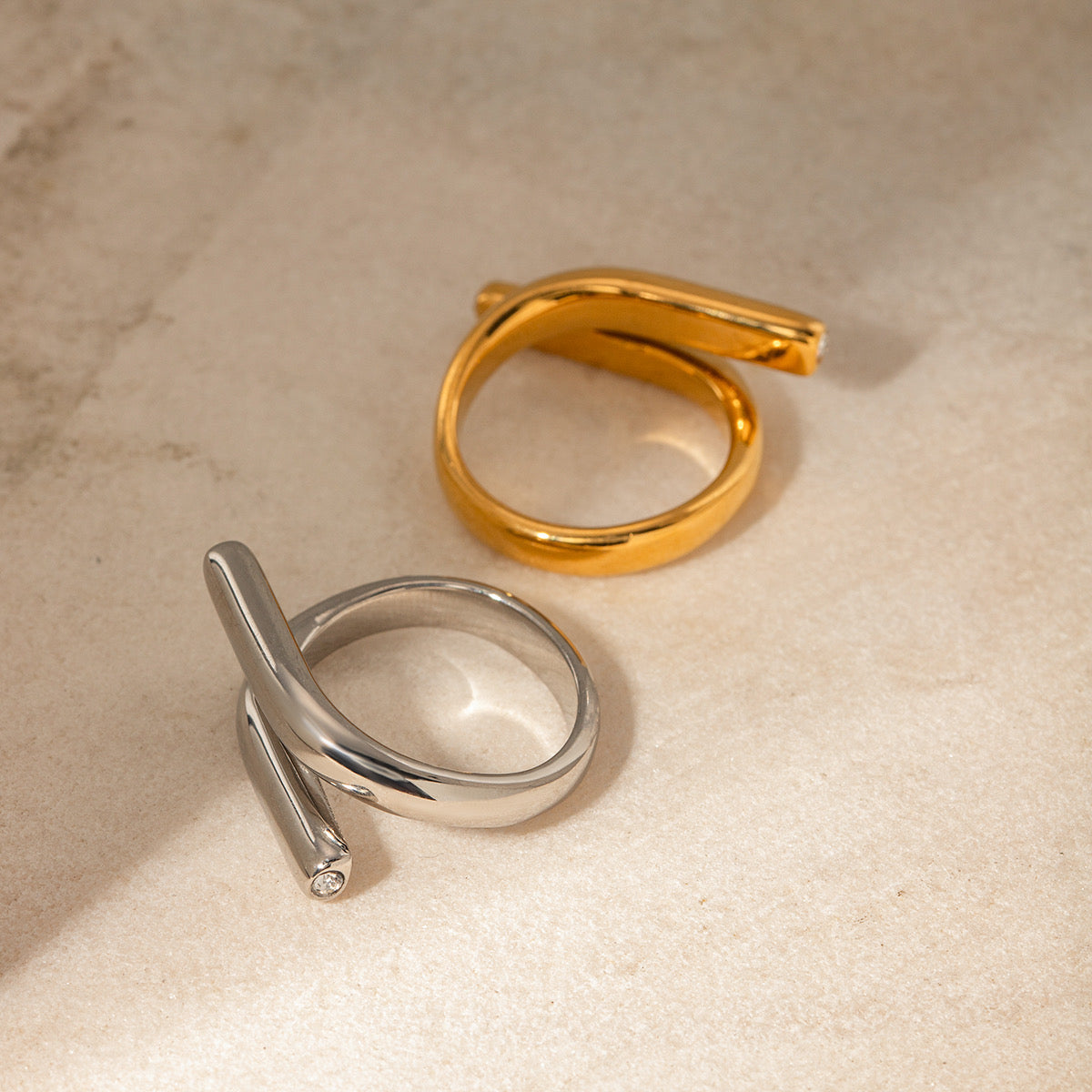 LUNA TWIST RING