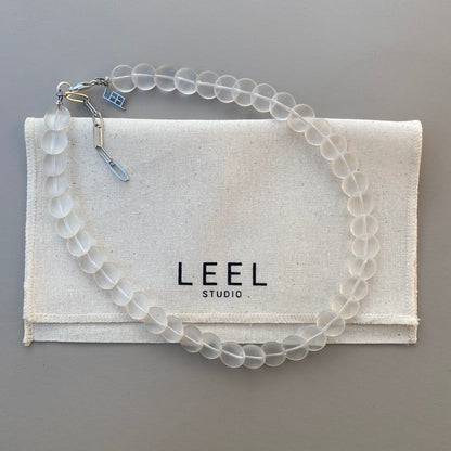 MILKY CRISTAL DISC NECKLACE für  Klarheit & sanfte Ruhe