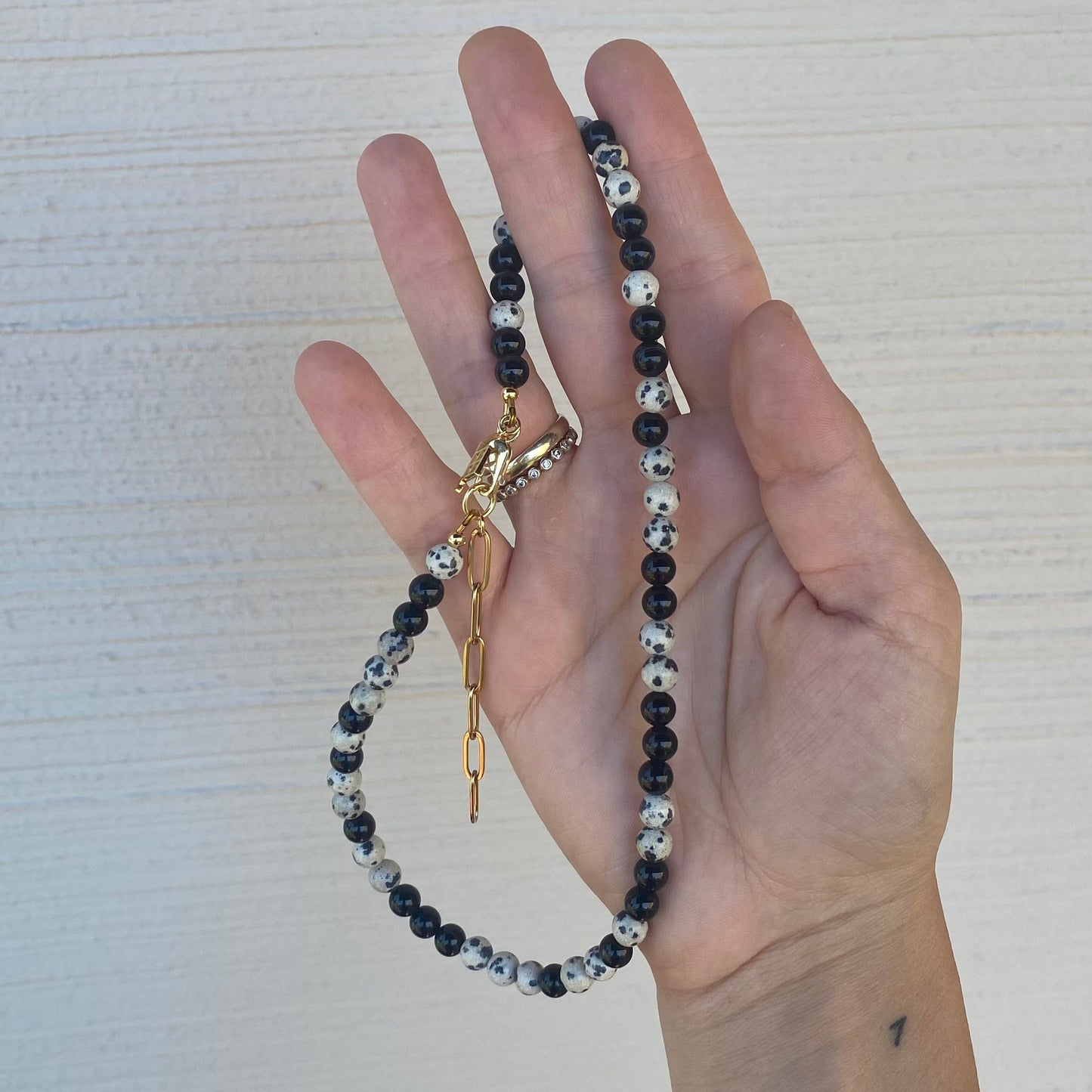 MINI ONYX & DALMATINER JASPIS NECKLACE für Stärke, Balance & Vertrauen