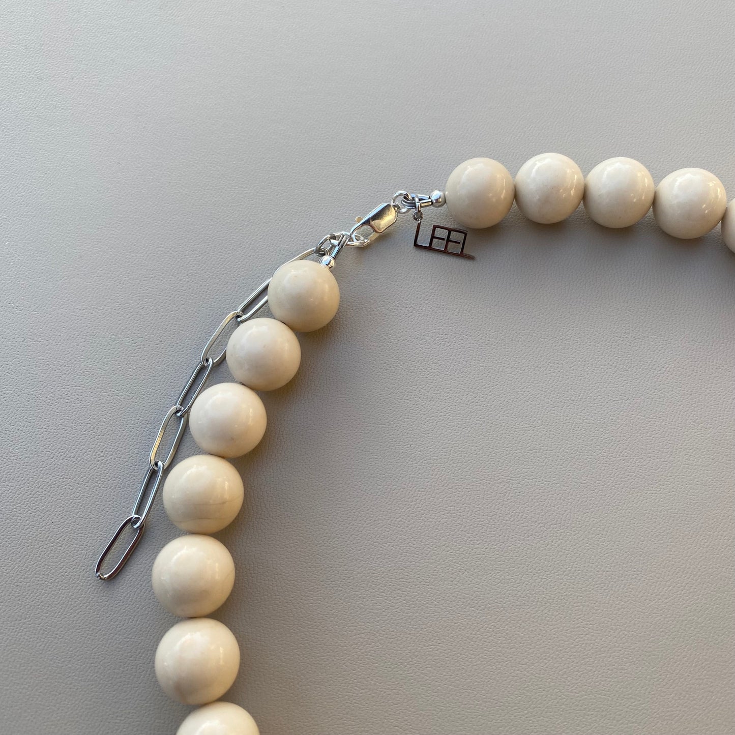 FOSSIL NECKLACE für Leichtigkeit & Balance