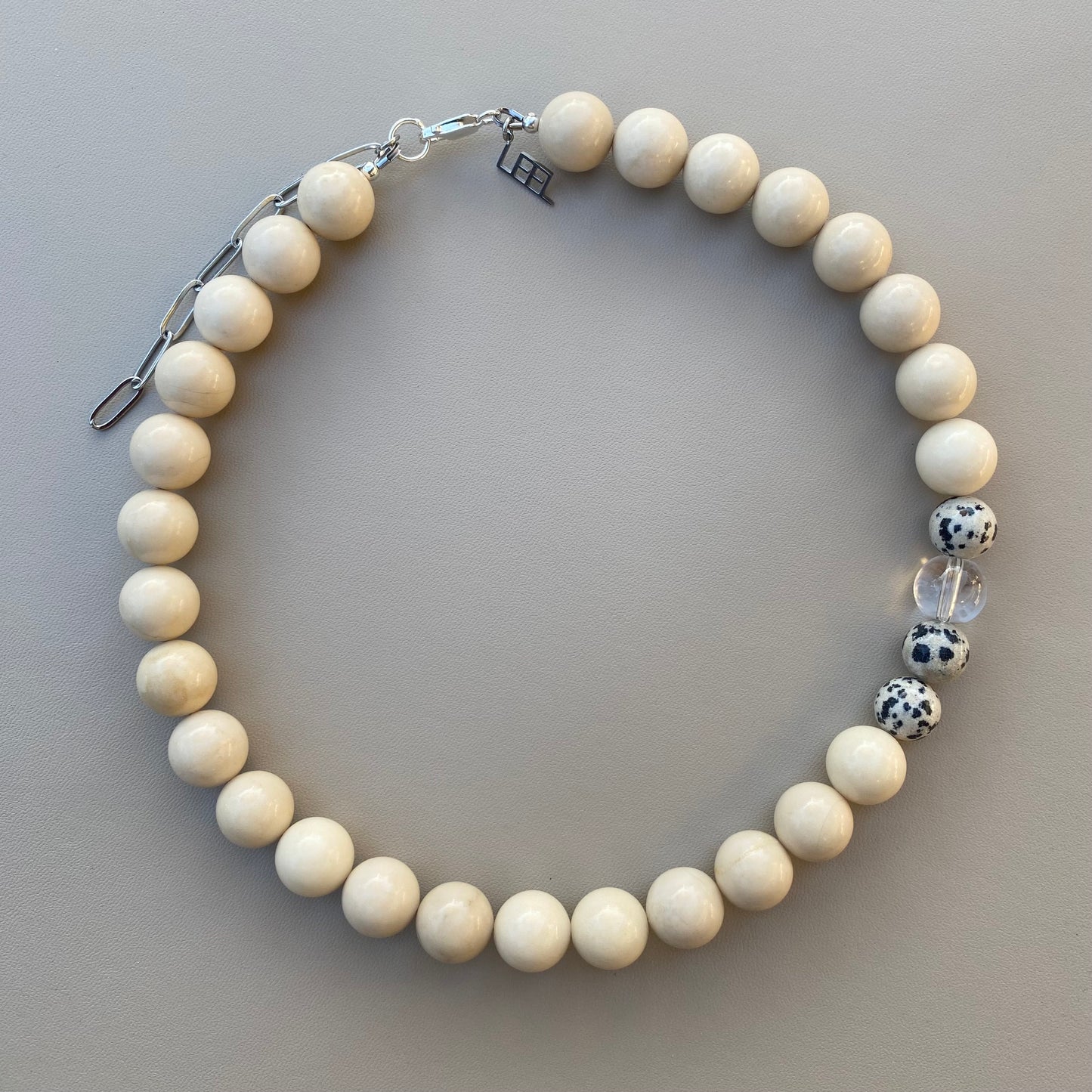 FOSSIL NECKLACE für Leichtigkeit & Balance