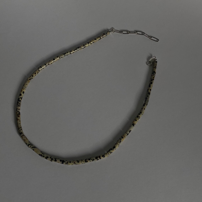 DALJA – TUBE NECKLACE für Balance & Ausdruck