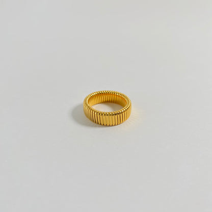 BIG GROOVED RING