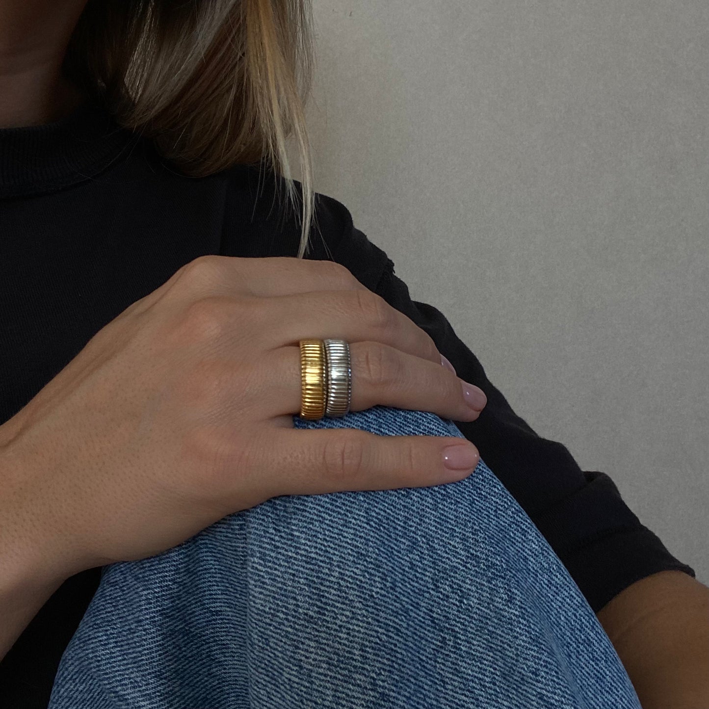 BIG GROOVED RING