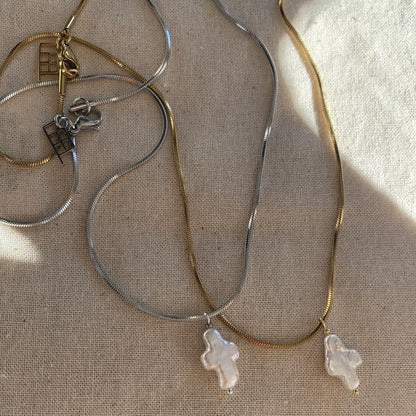 CROSS PEARL NECKLACE
