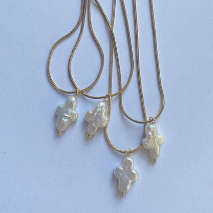 CROSS PEARL NECKLACE