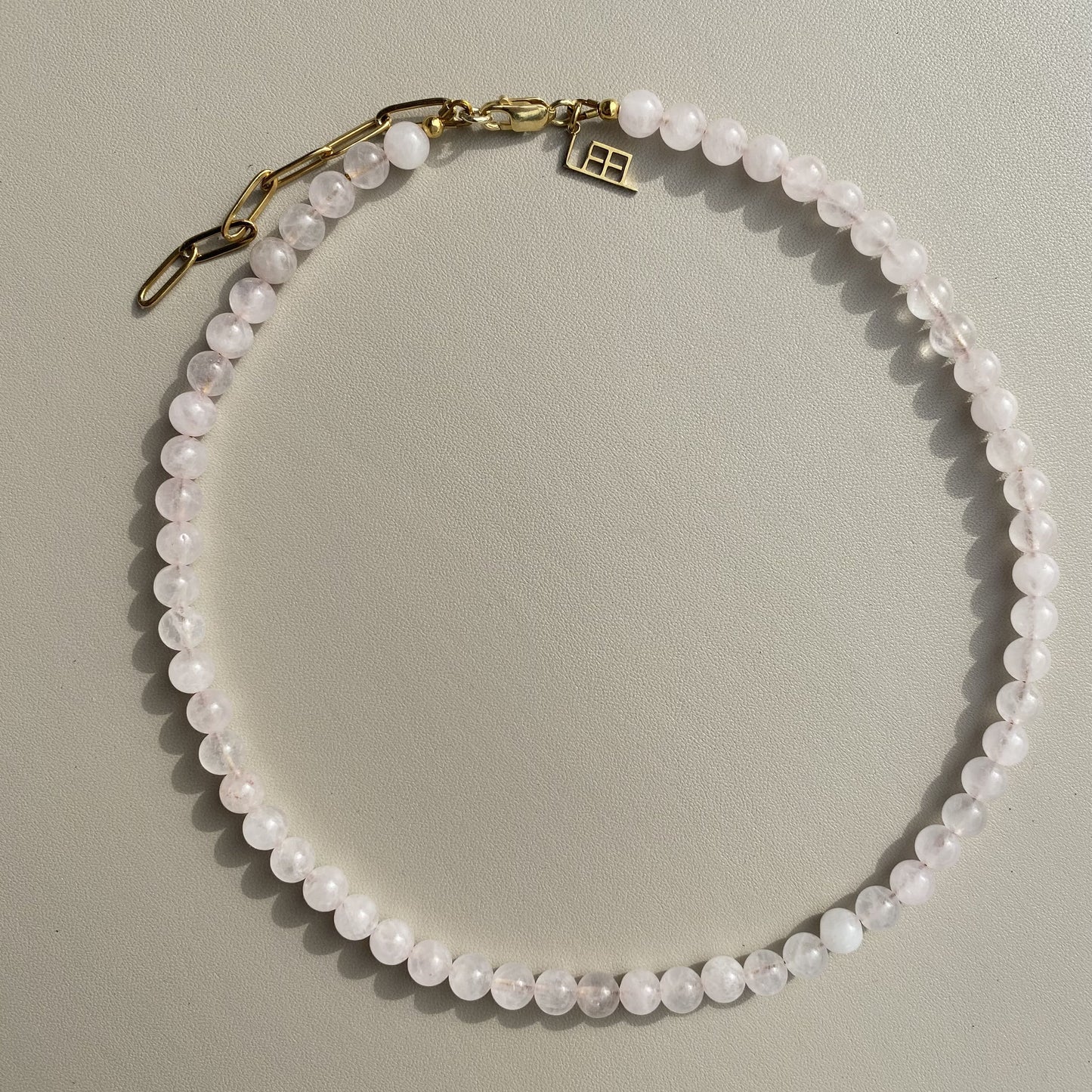 MINI ROSI NECKLACE Sanft. Herzöffnend. Vertrauensvoll.