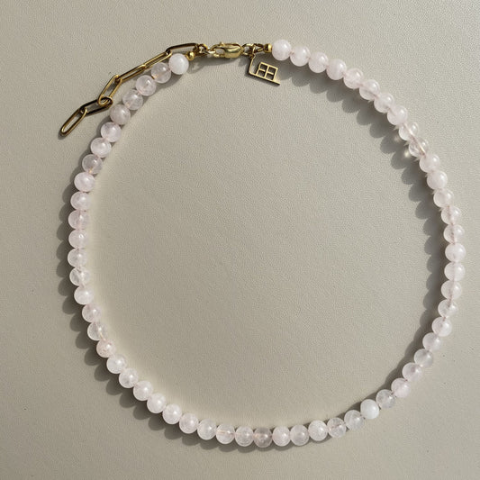 MINI ROSI NECKLACE Sanft. Herzöffnend. Vertrauensvoll.